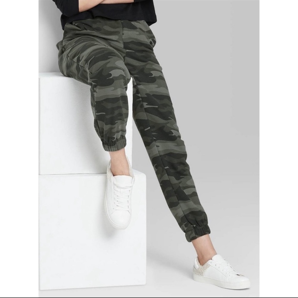 Wild Fable High Rise Sweatpant Joggers Camouflage Sz XS